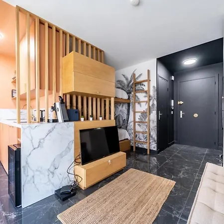 Апартаменты Sublime In The Center Of