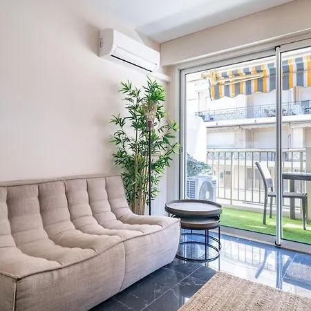 Апартаменты Sublime In The Center Of